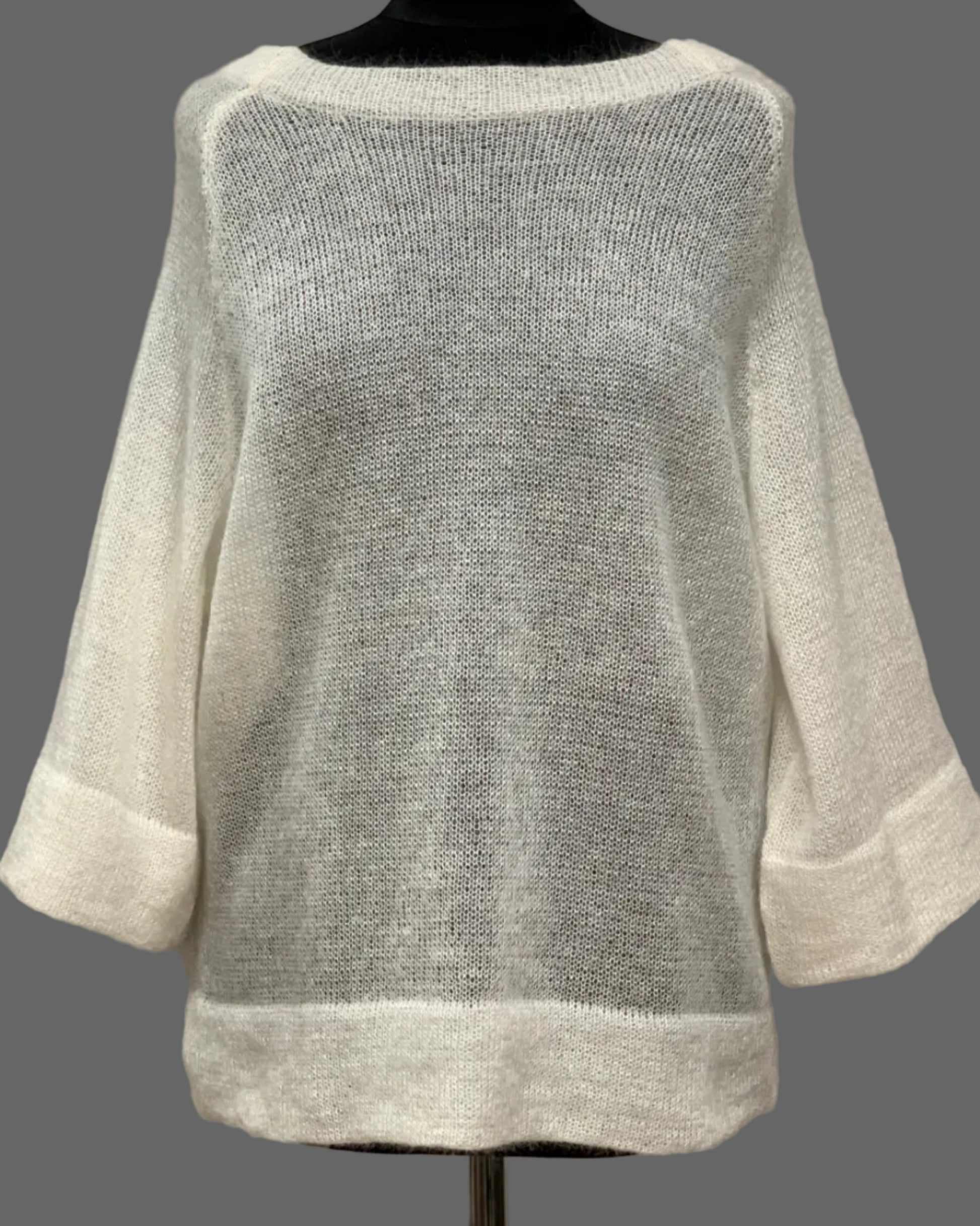 Light grey raglan sweater with elbow-length sleeves
