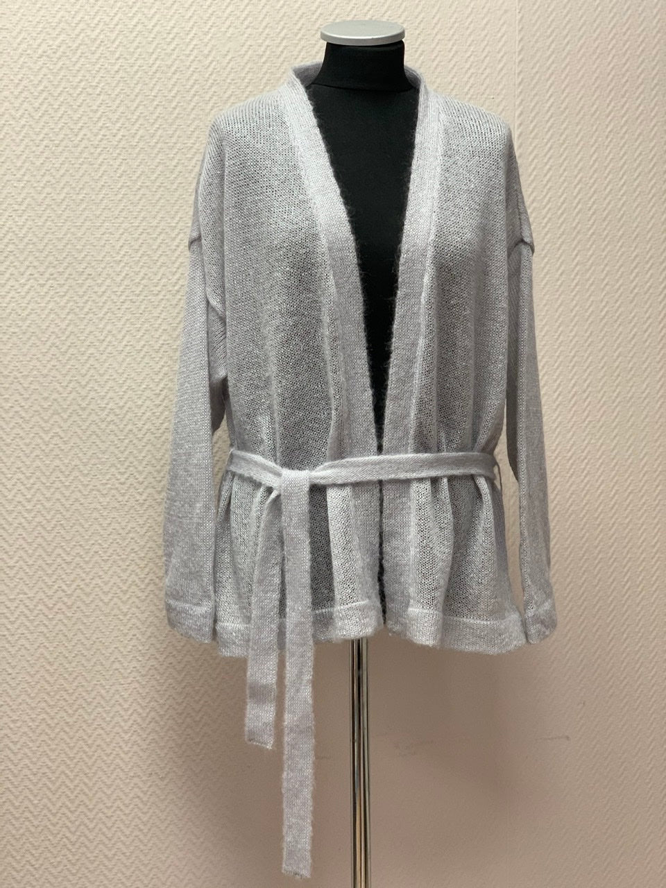 Kid Mohair & Silk Short V-neck Cardigan with Full Sleeves & Belt