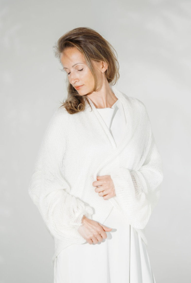Women's airy knit cardigan with puffy sleeves