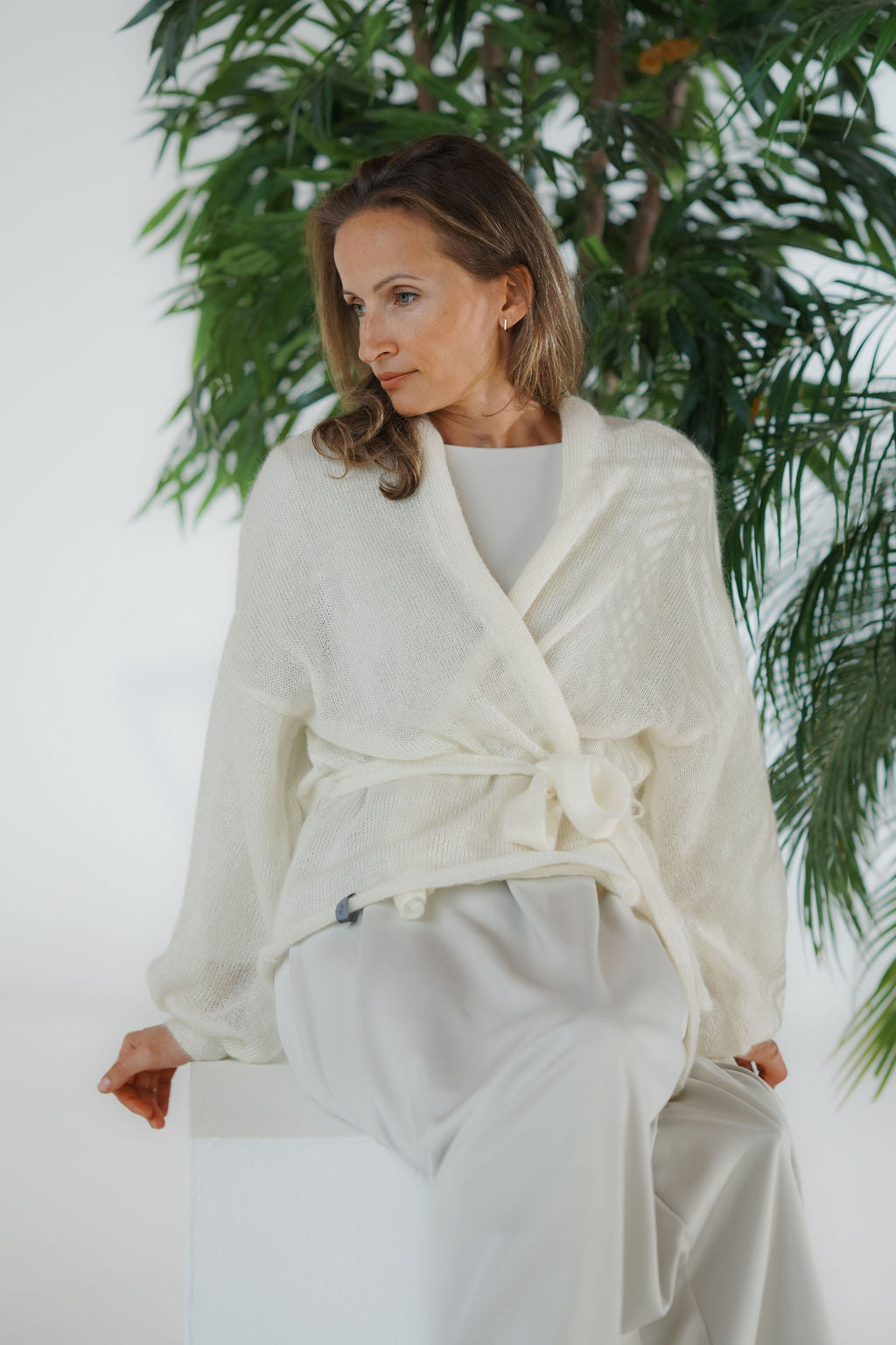 White short kid mohair and silk wrap cardigan with balloon sleeves