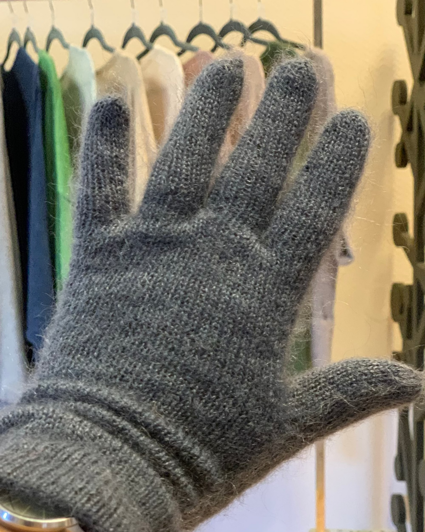 Soft knit texture in kid mohair & silk