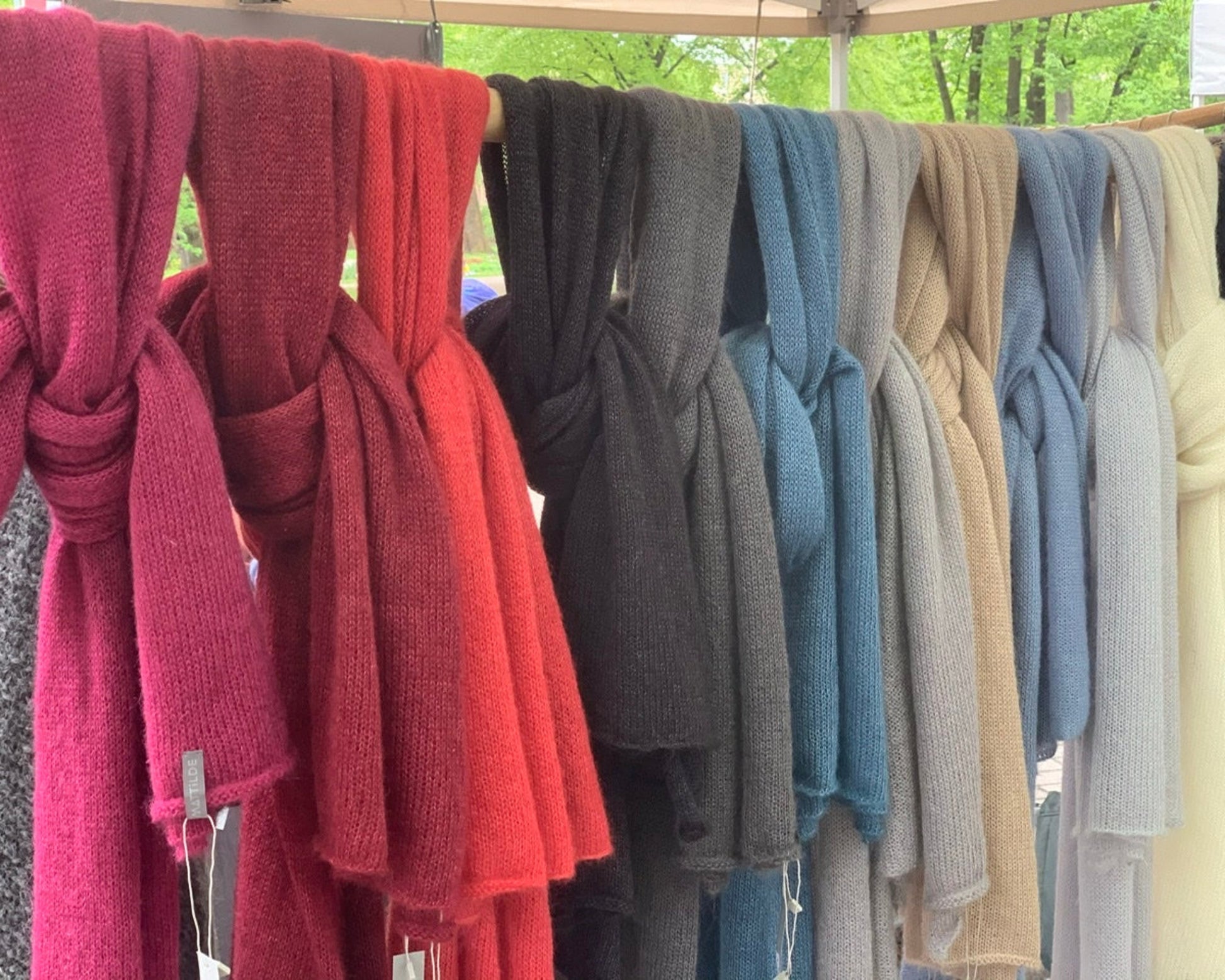 Breathable kid mohair & silk knitwear accessory