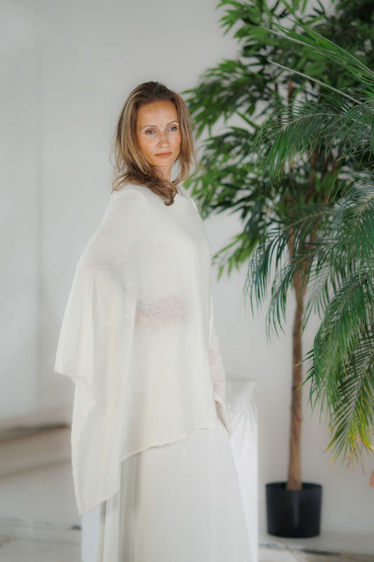 Women's white kid mohair and silk poncho