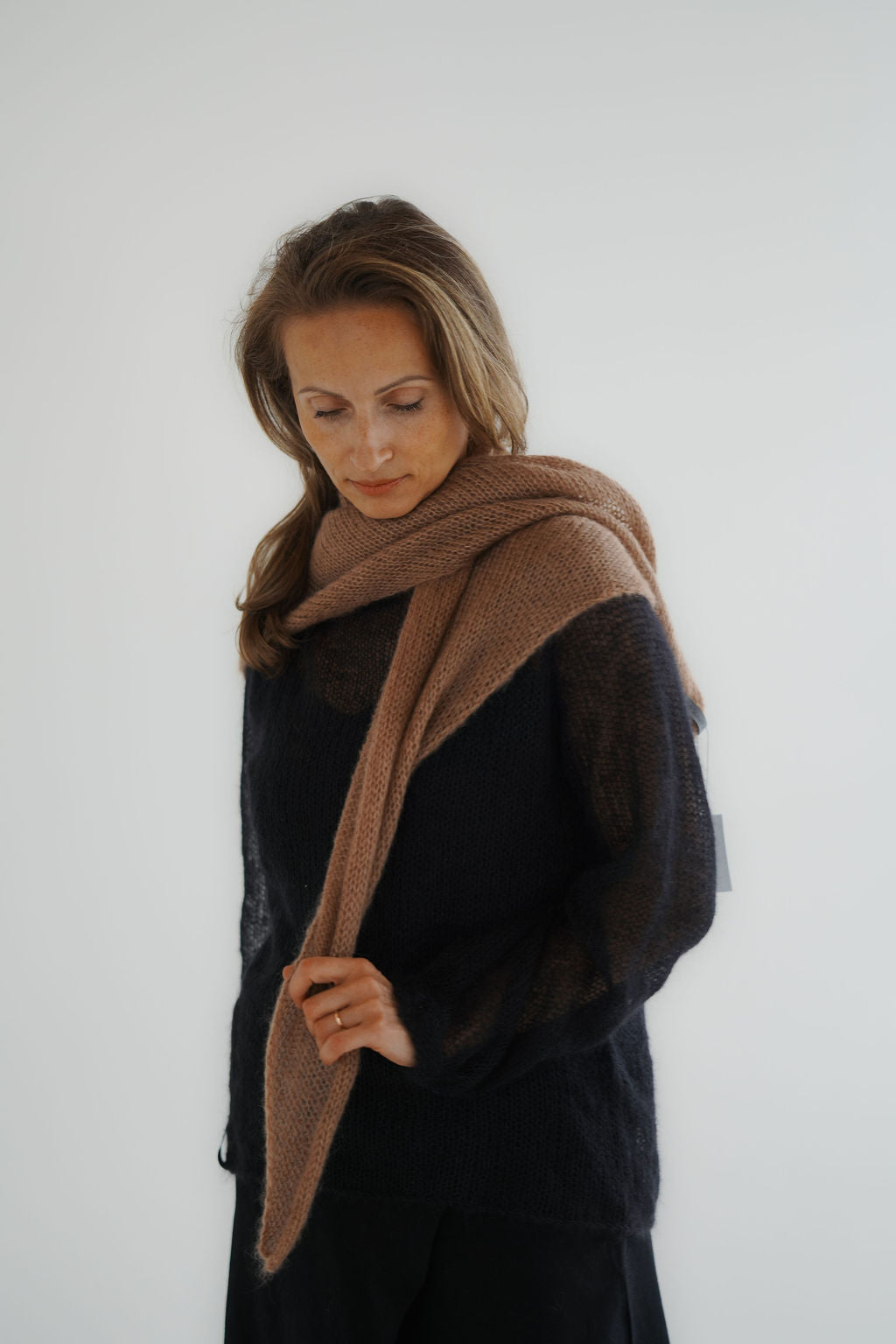 Handcrafted brown women’s triangle scarf in kid mohair and silk