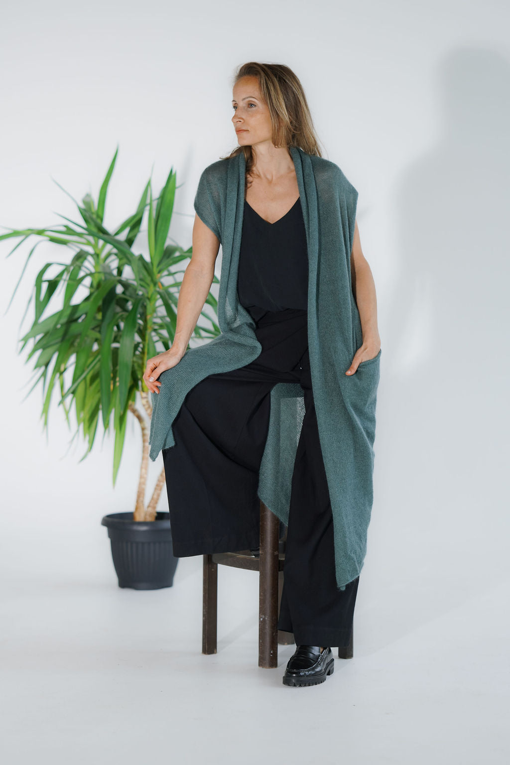 Handcrafted knitted long vest with pockets